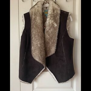 C&C CALIFORNIA FAUX FUR VEST SIZE XS